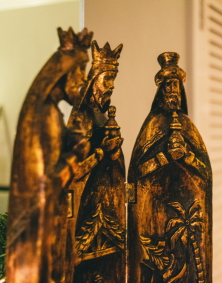 three kings figurines small