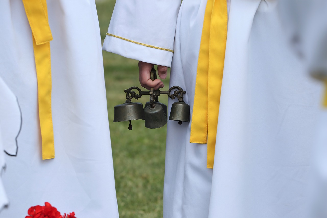 altar server